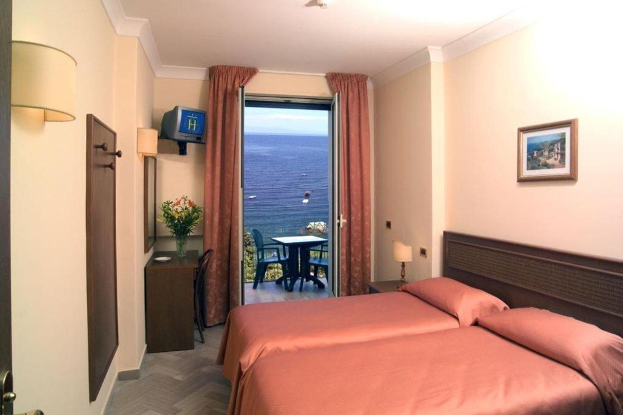 Hotel Villa Bianca Resort Taormine Extérieur photo